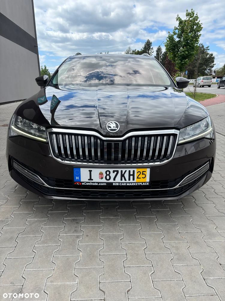 Skoda Superb 2.0 TDI DSG Premium Edition - 9