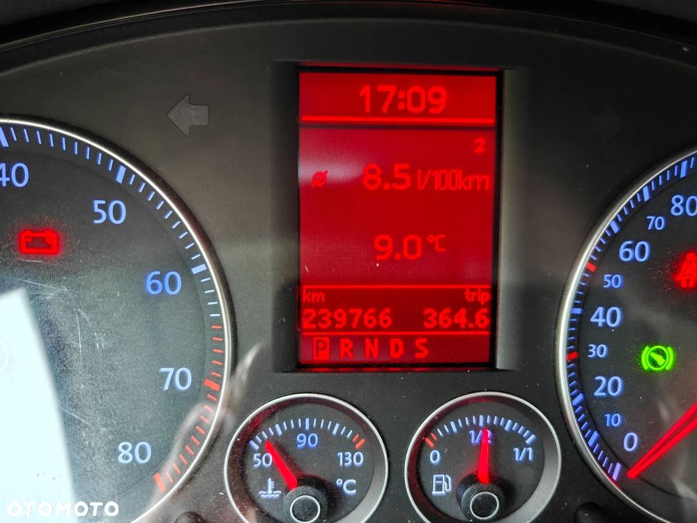 Volkswagen Touran 1.4 TSI DSG STYLE - 21