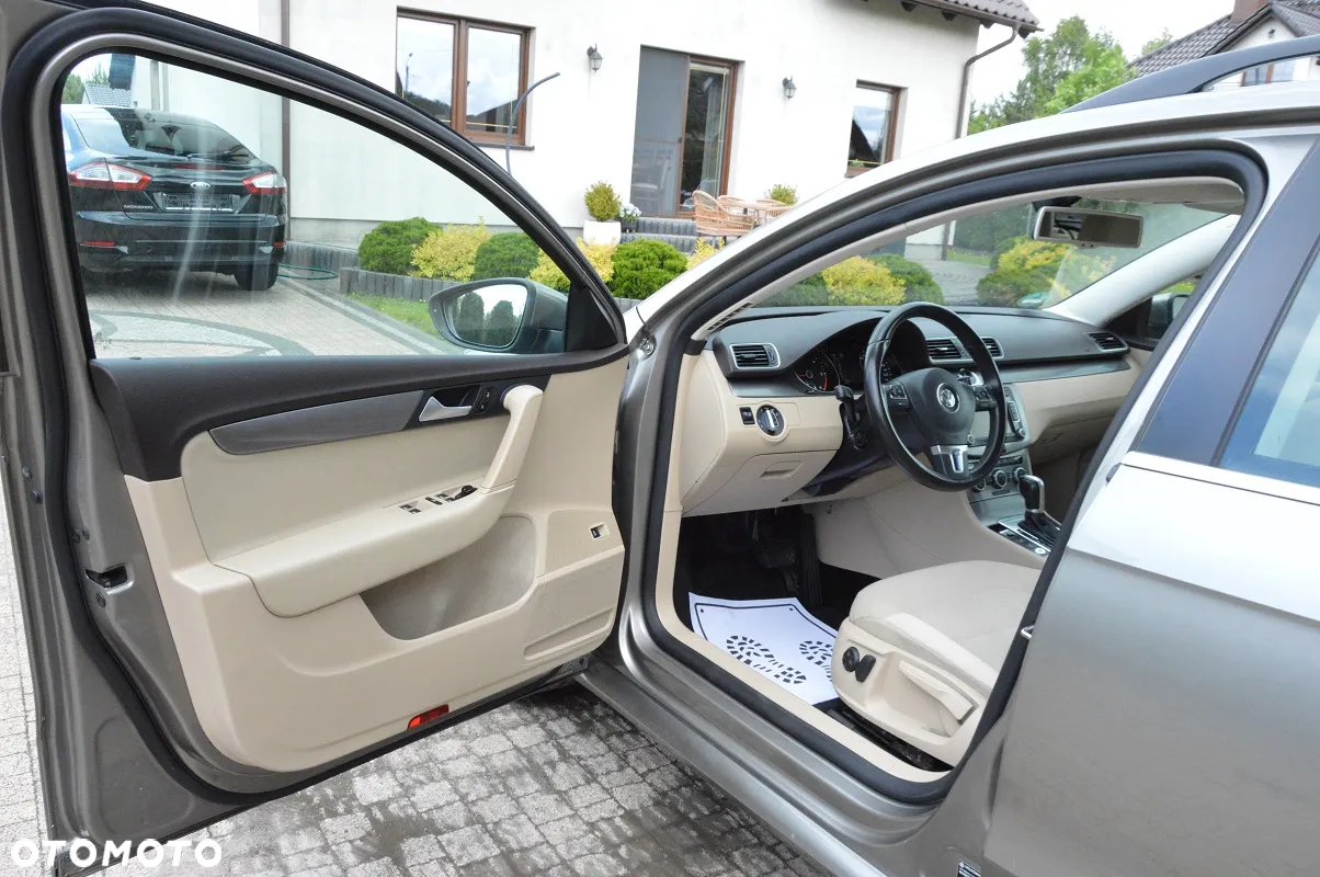 Volkswagen Passat 2.0 TDI Comfortline DSG - 26