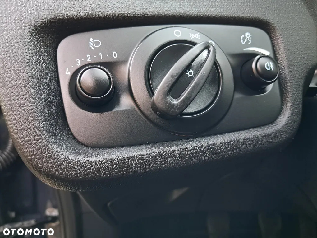 Ford Fiesta 1.25 Ambiente - 28