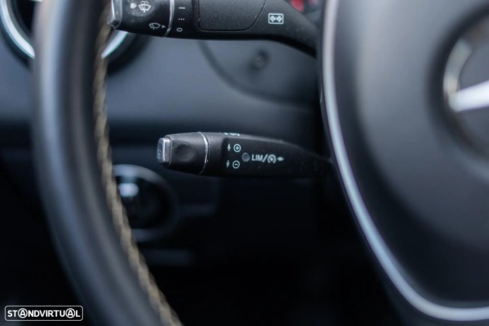 Mercedes-Benz CLA 180 d Urban - 11