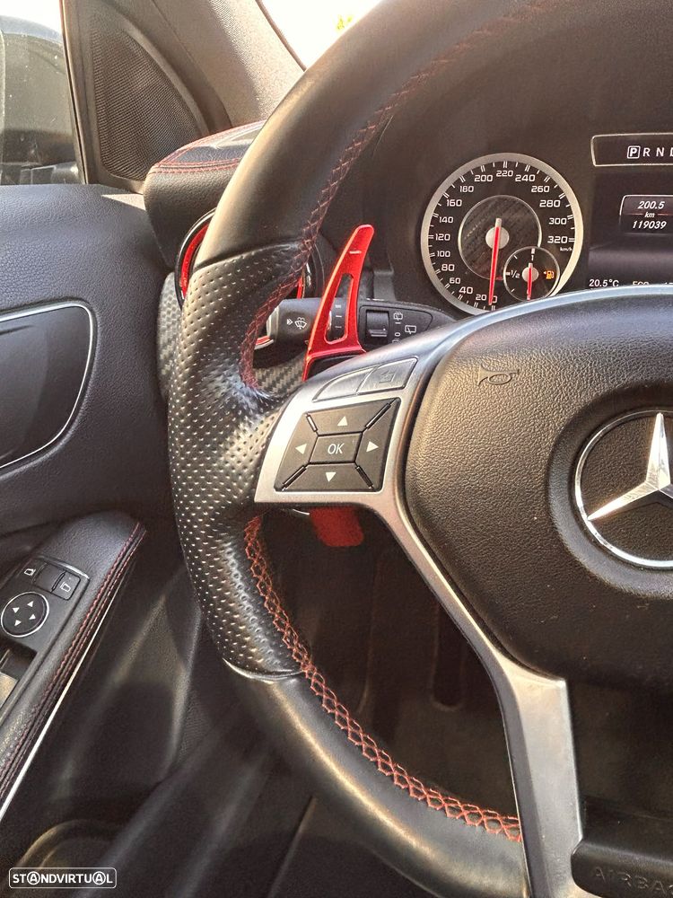 Mercedes-Benz A 45 AMG 4-Matic - 11