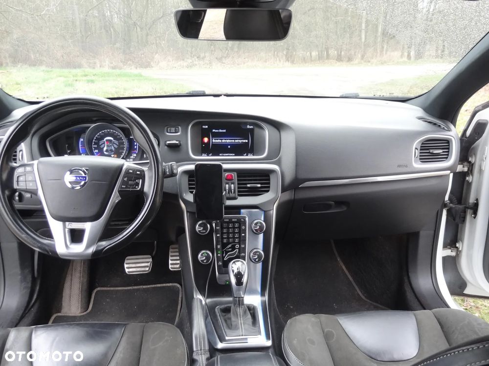 Volvo V40 D3 Geartronic RDesign - 14