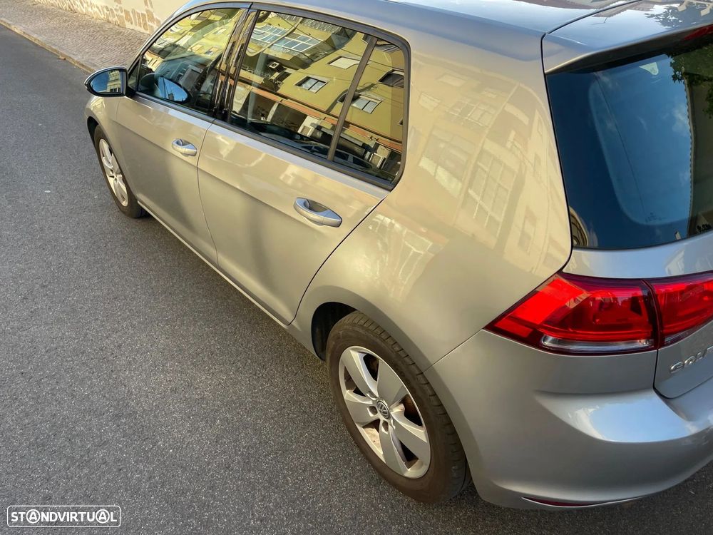 VW Golf 1.6 TDi Trendline BlueMotion - 5