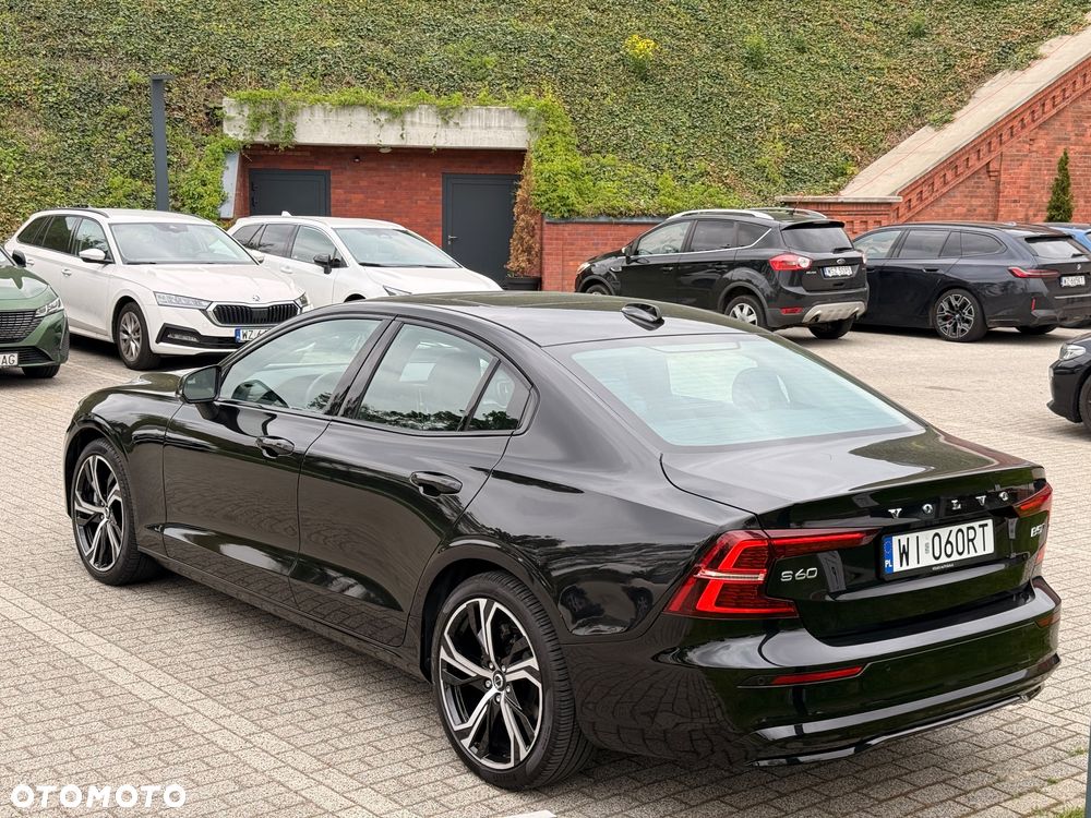 Volvo S60 B5 B AWD Plus Dark - 6