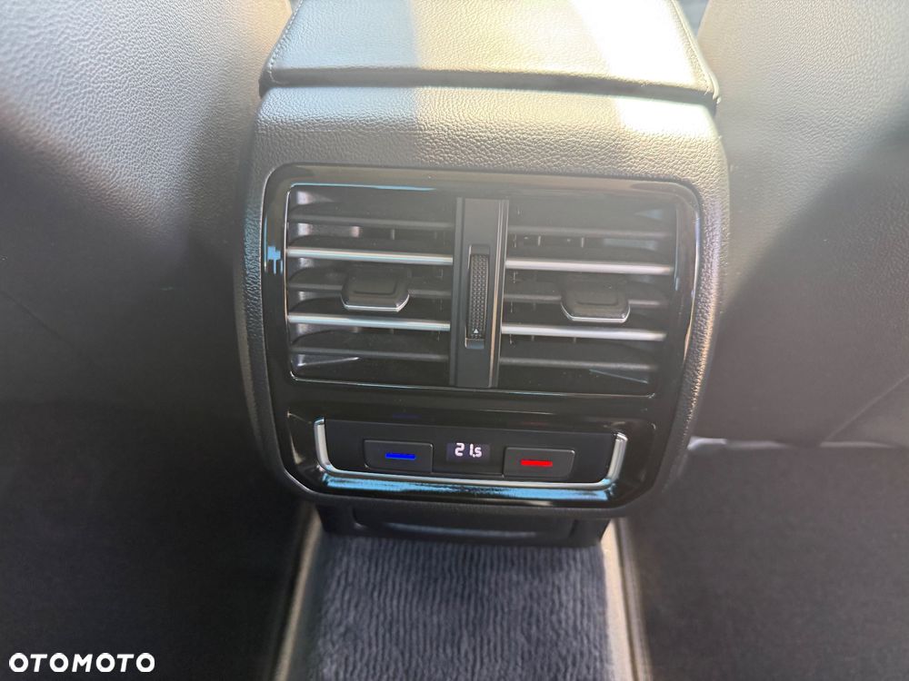 Volkswagen Passat 1.8 TSI BMT Highline - 18