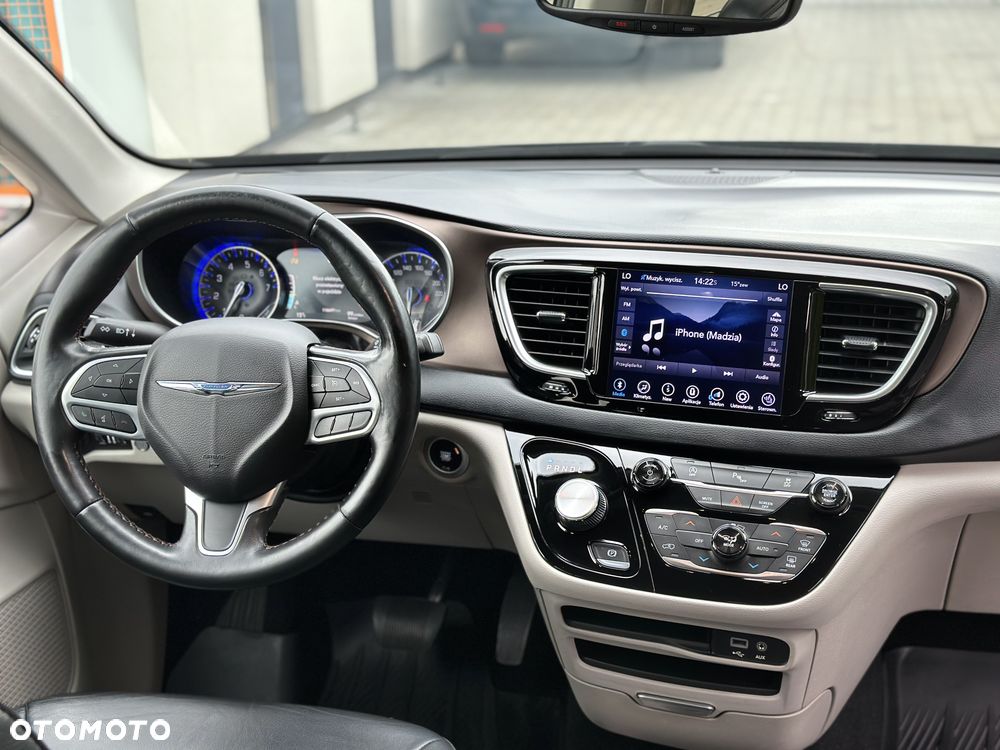 Chrysler Pacifica - 21