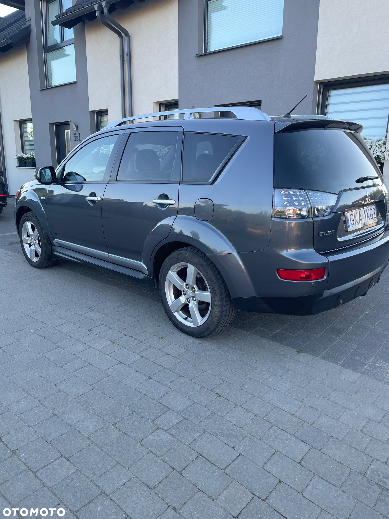 Mitsubishi Outlander - 5