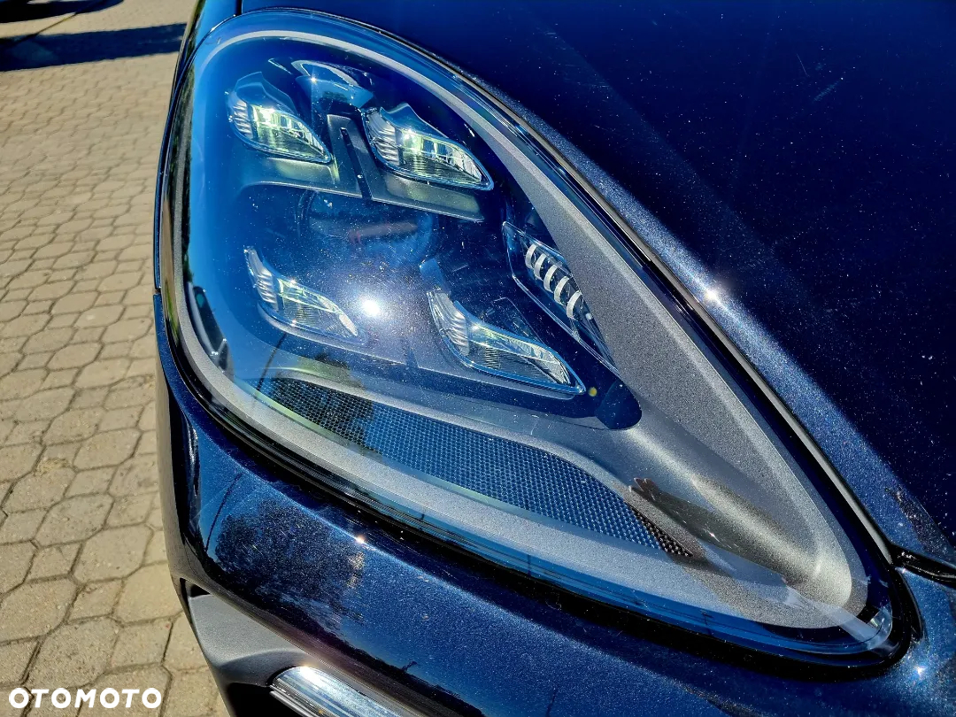 Porsche Cayenne - 4