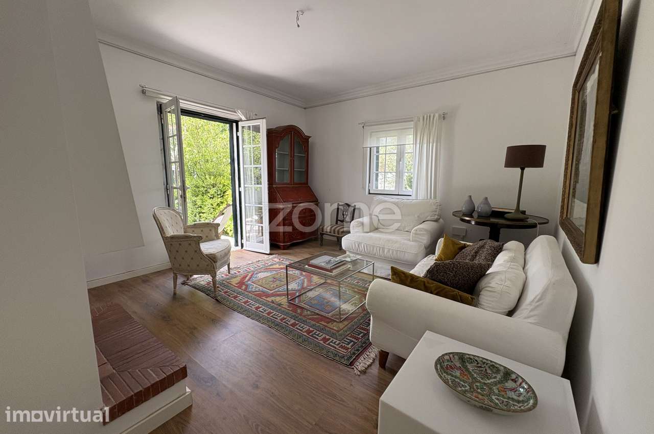 Moradia com logradouro, área total de 520m2 nas Raposeiras/Sintra  - Grande imagem: 3/45