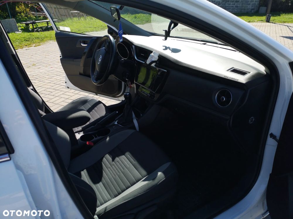 Toyota Auris 1.4 D-4D Premium - 13