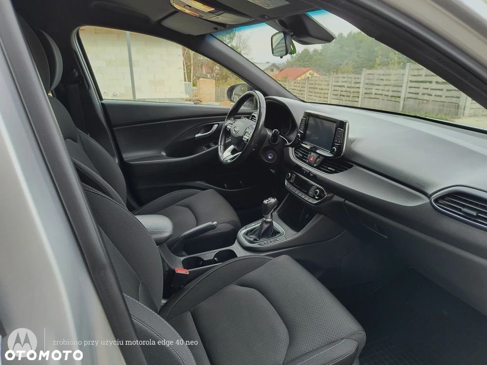 Hyundai i30 1.6 D GO Plus - 26