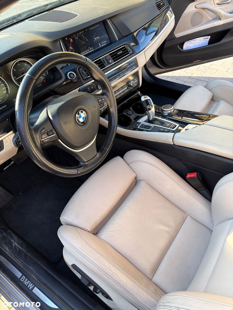 BMW Seria 5 525d xDrive - 18