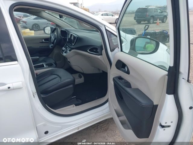 Chrysler Pacifica ver-2-5-sports--line-awd - 5