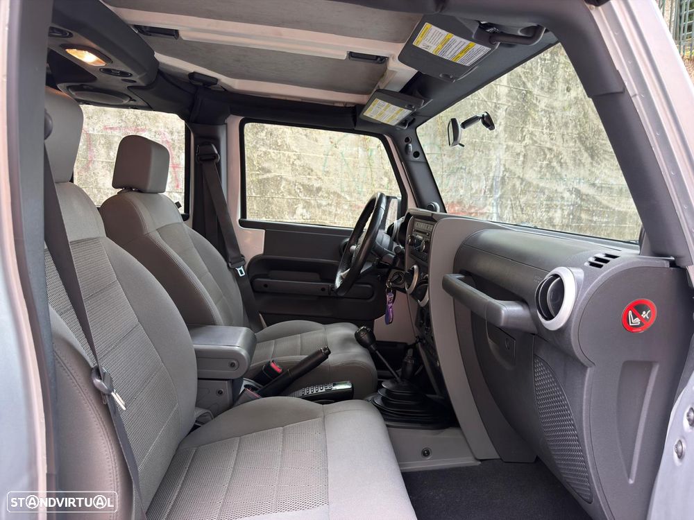 Jeep Wrangler Unlimited 2.8 CRD MTX Sahara - 24