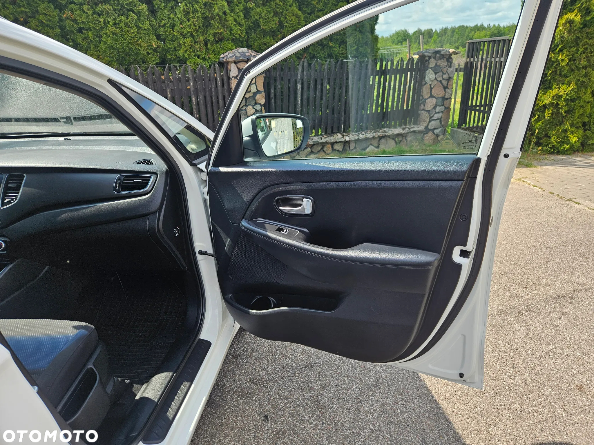 Kia Carens 1.6 GDI L EU6 - 33