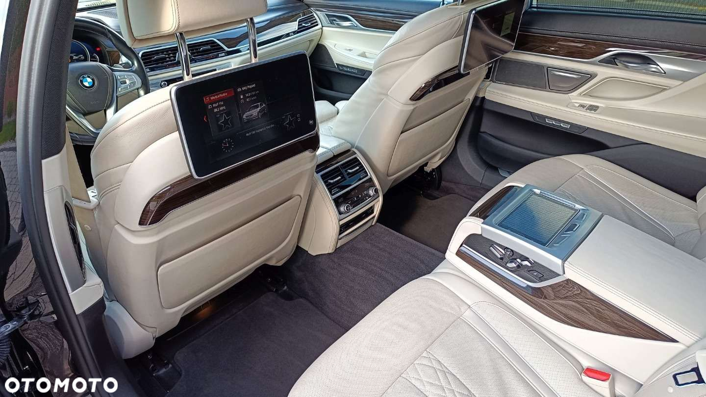BMW Seria 7 - 34