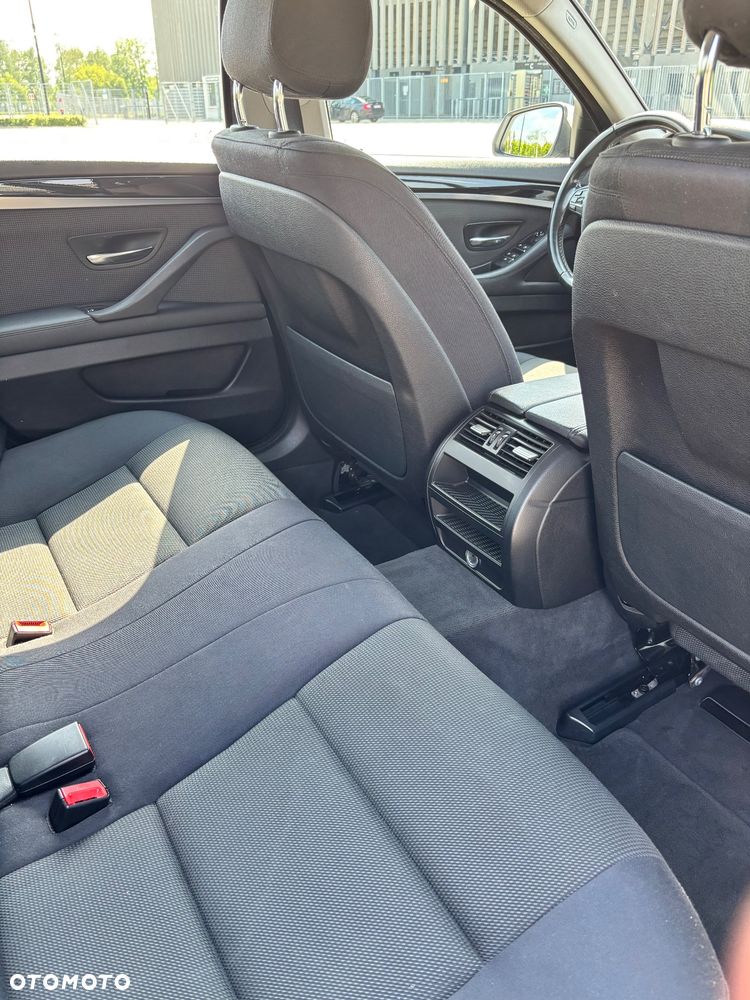 BMW Seria 5 520d xDrive - 21