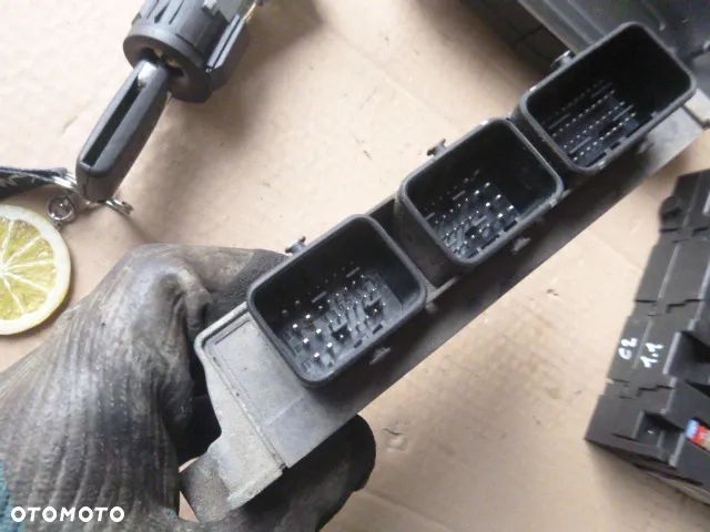 ZESTAW STARTOWY STACYJKA KOMPUTER BSI CITROEN C2 1.1 8V - 9