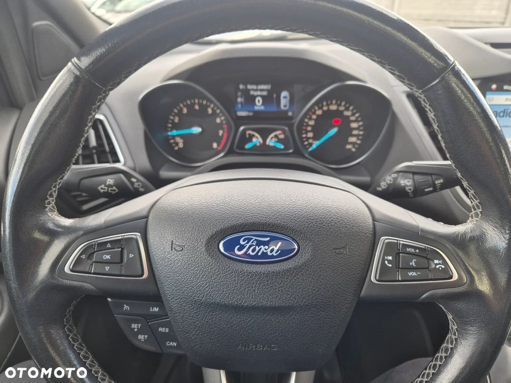 Ford Kuga 1.5 EcoBoost 2x4 ST-Line - 24