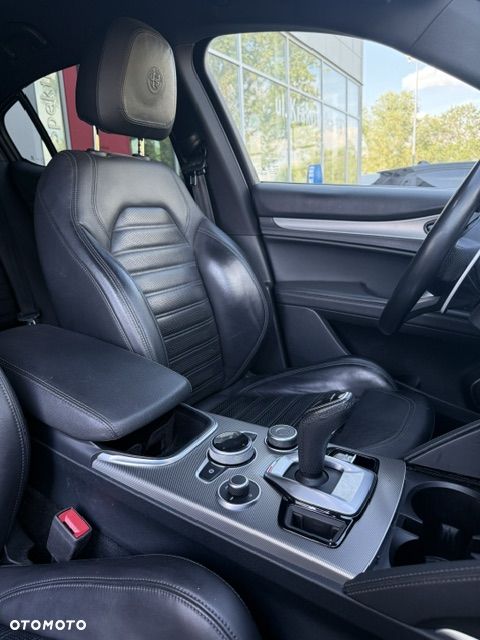 Alfa Romeo Stelvio 2.0 Turbo Veloce Q4 - 19
