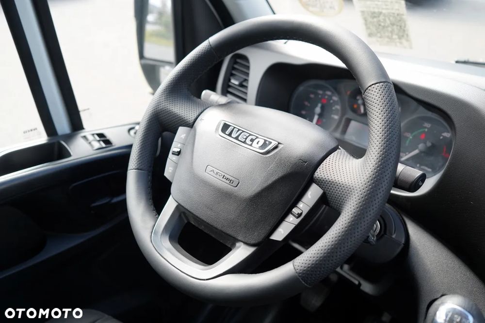 Iveco DAILY 35-150 / KONTENER 4,2 M / WINDA-750kg / BLIŹNIAK DMC: 3500 KG - 24