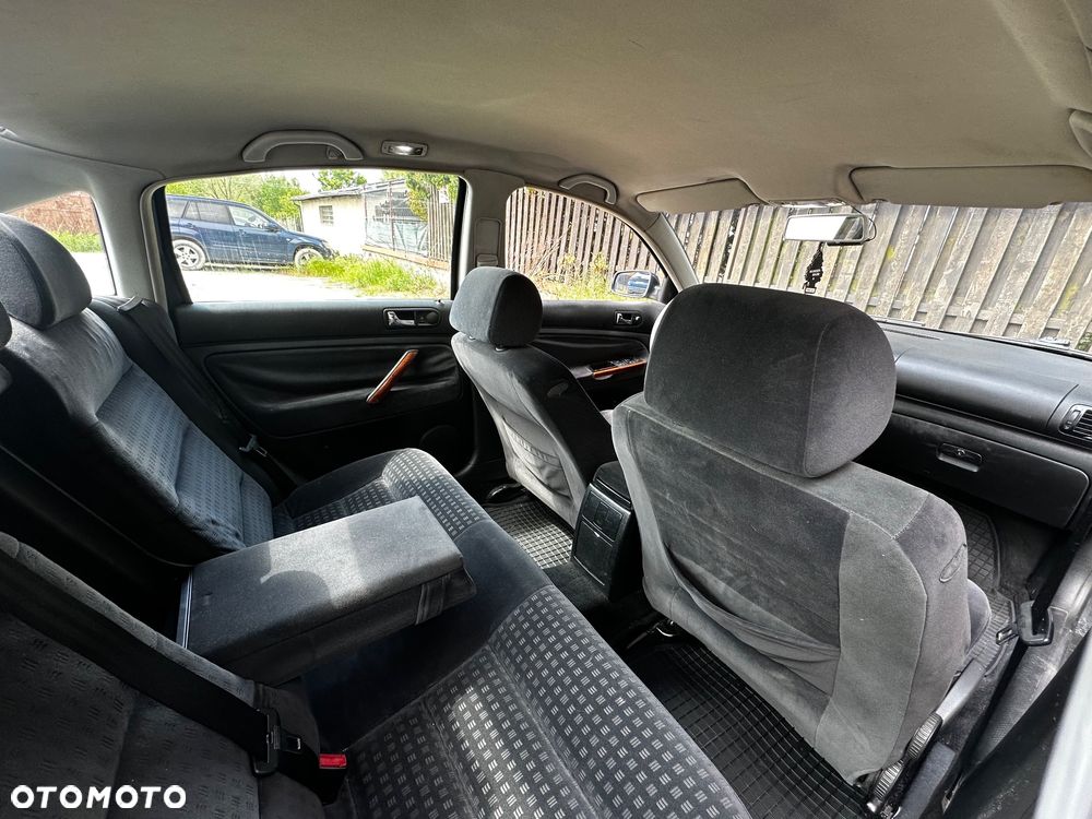 Volkswagen Passat 1.9 TDI Comfortline - 19