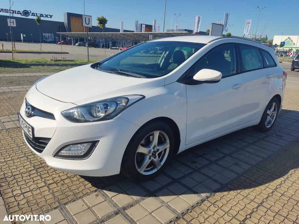 Hyundai i30 i30cw 1.6 CRDi Fifa World Cup Edition - 2
