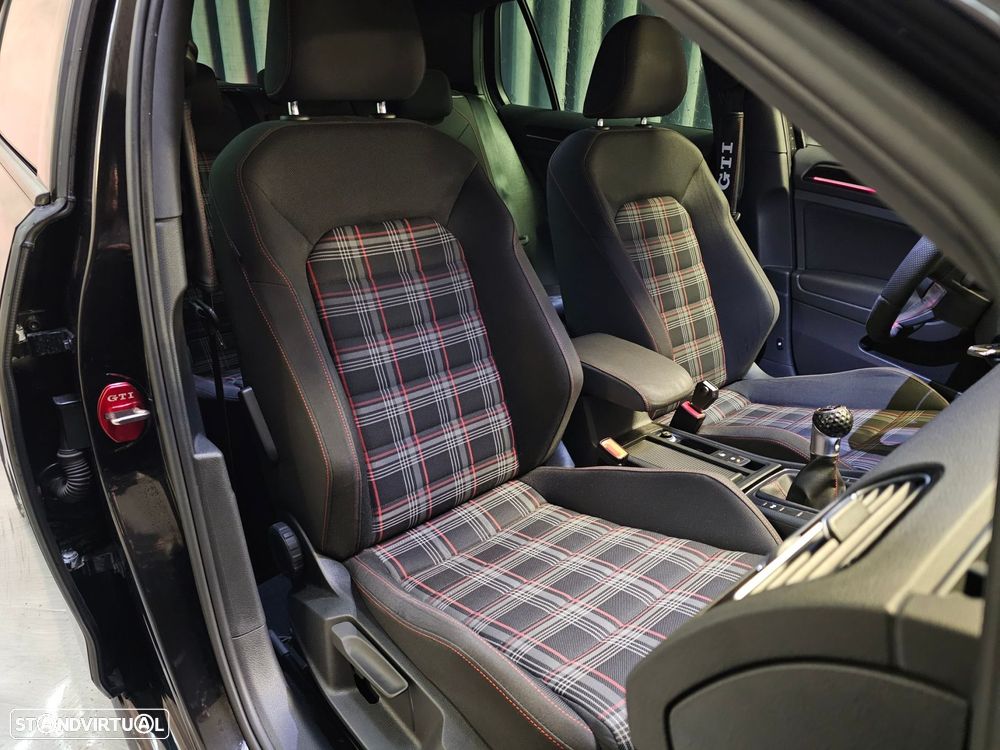 VW Golf 2.0 TSi GTi - 19