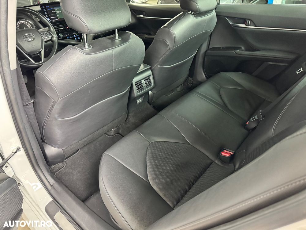 Toyota Camry 2.5 Hybrid Dynamic - 24