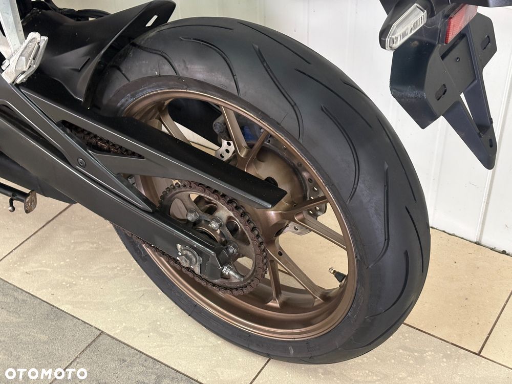 Honda CB - 8