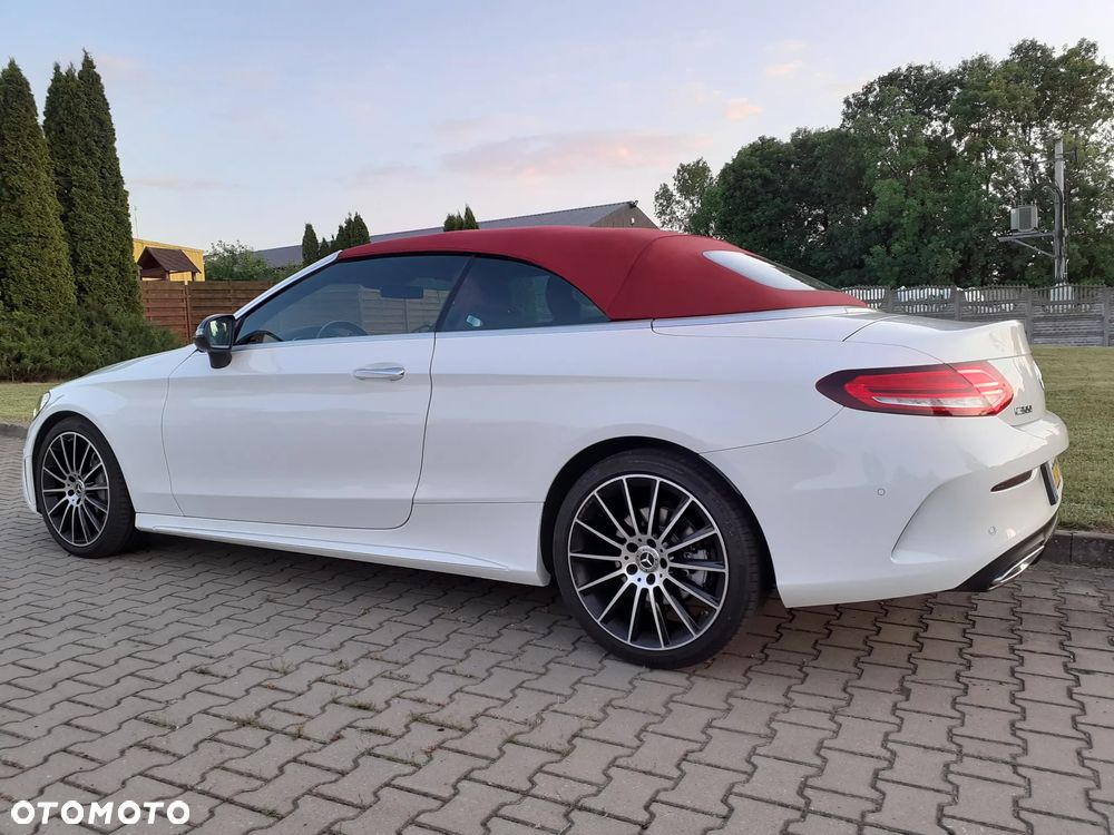 Mercedes-Benz Klasa C 300 9G-TRONIC - 4