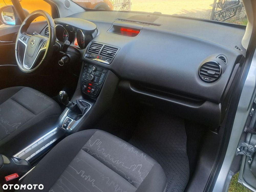 Opel Meriva 1.4 T Design Edition S&S - 17