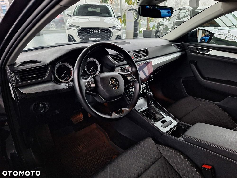 Skoda Superb 2.0 TDI SCR Ambition DSG - 17