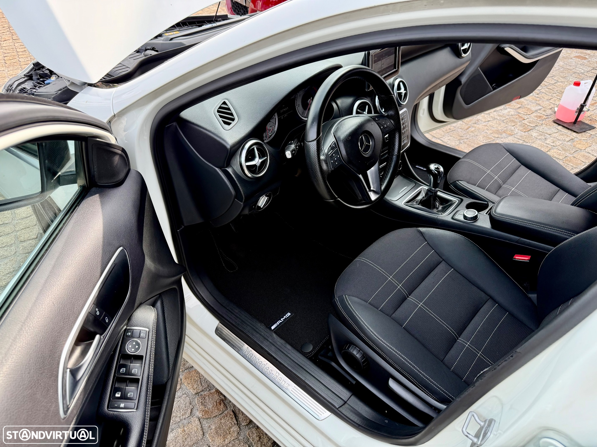Mercedes-Benz A 180 CDI (BlueEFFICIENCY) Urban - 36