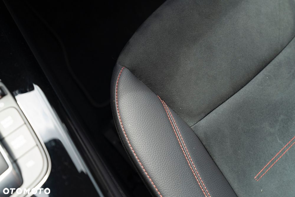 Mercedes-Benz CLA 250 e PHEV AMG Line 8G-DCT - 25