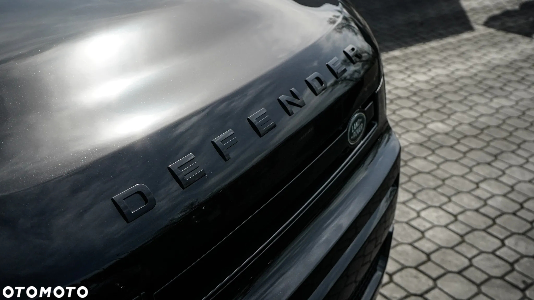 Land Rover Defender - 4