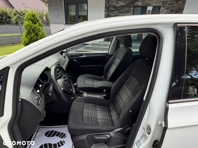 Volkswagen Golf - 11