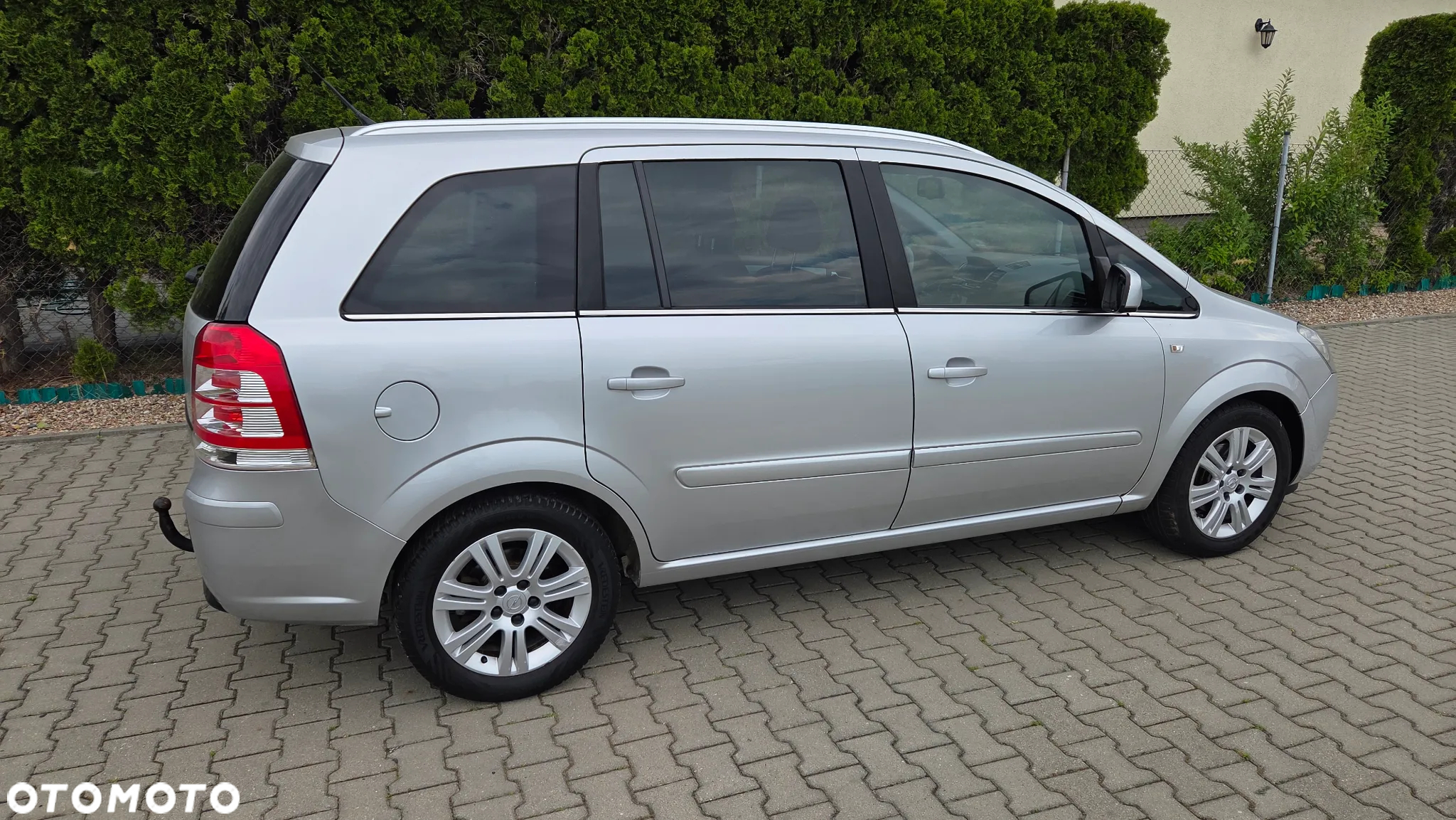 Opel Zafira 1.8 Cosmo - 9