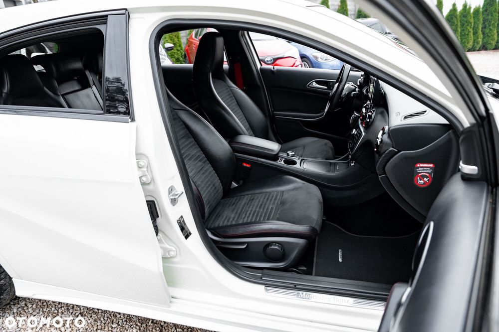 Mercedes-Benz Klasa A 250 (BlueEFFICIENCY) 7G-DCT AMG Sport - 24