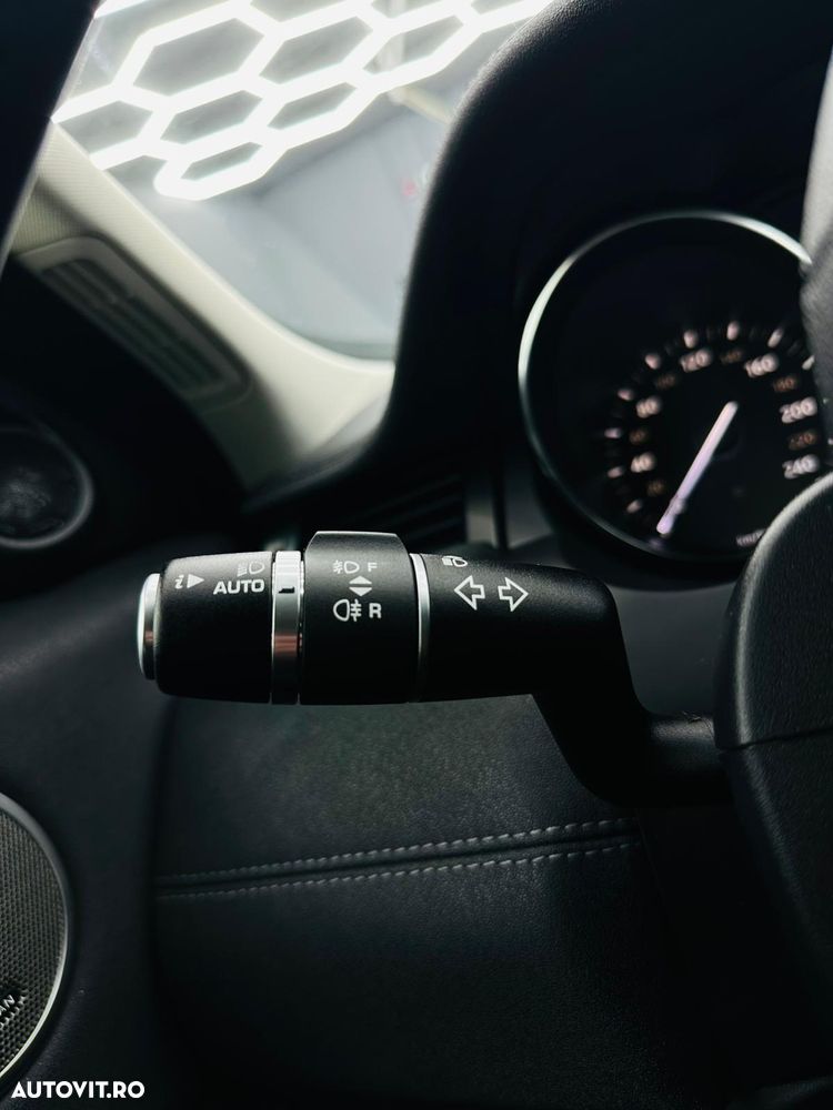 Land Rover Range Rover Evoque 2.0 D150 R-Dynamic HSE - 28