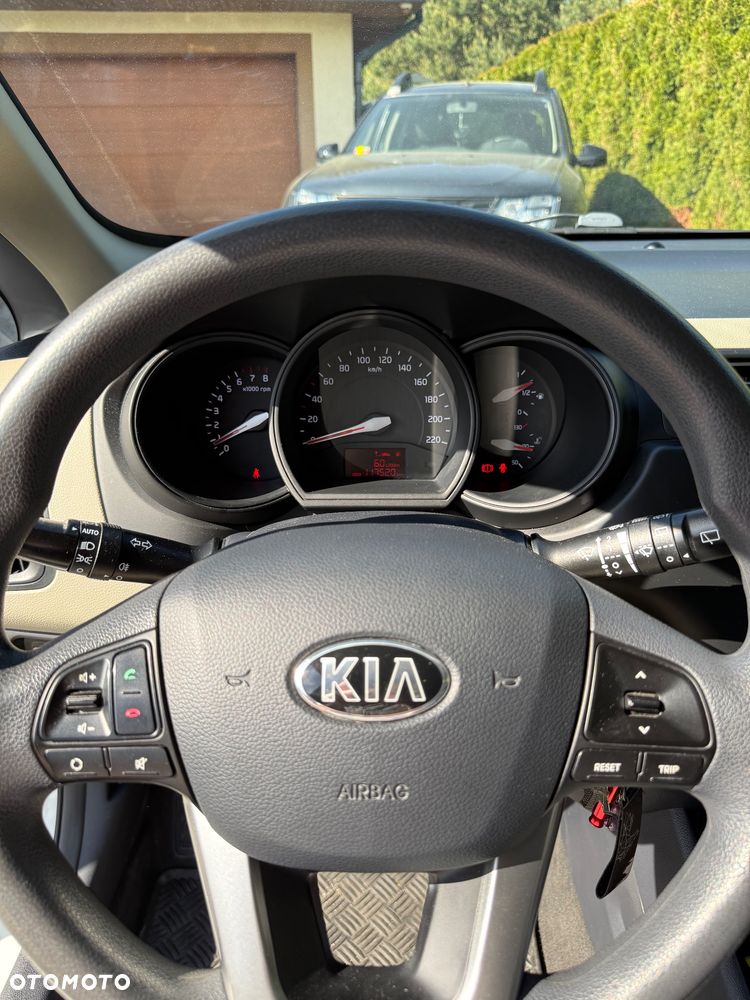Kia Rio - 14