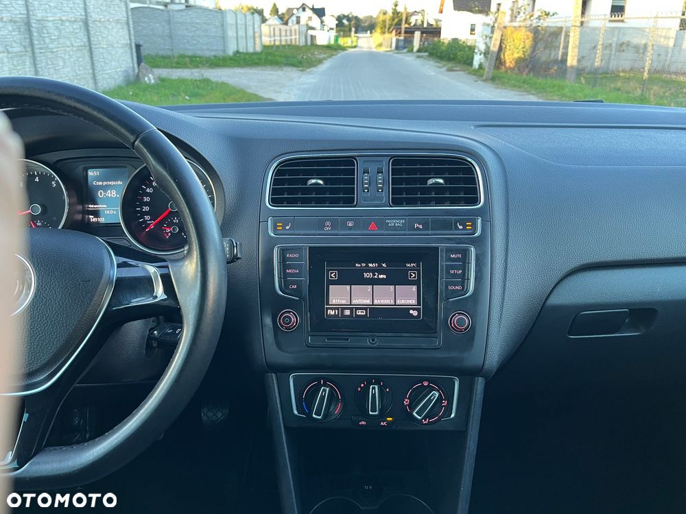 Volkswagen Polo 1.2 TSI Comfortline - 25