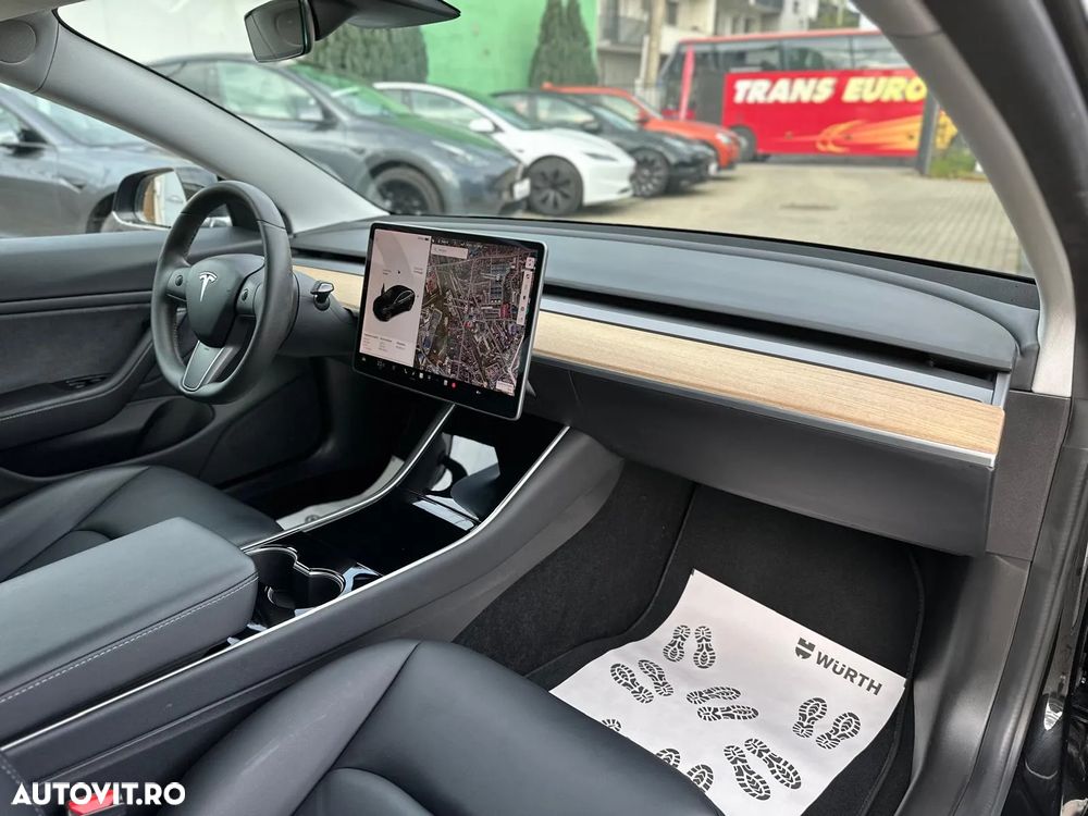 Tesla Model 3 - 5
