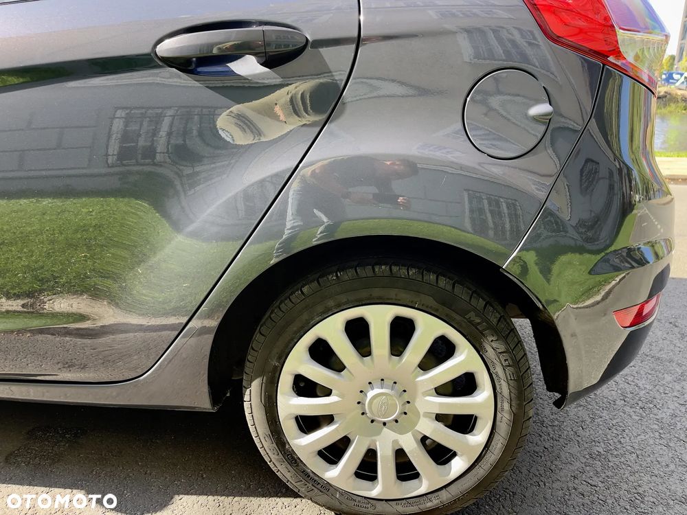 Ford Fiesta - 23