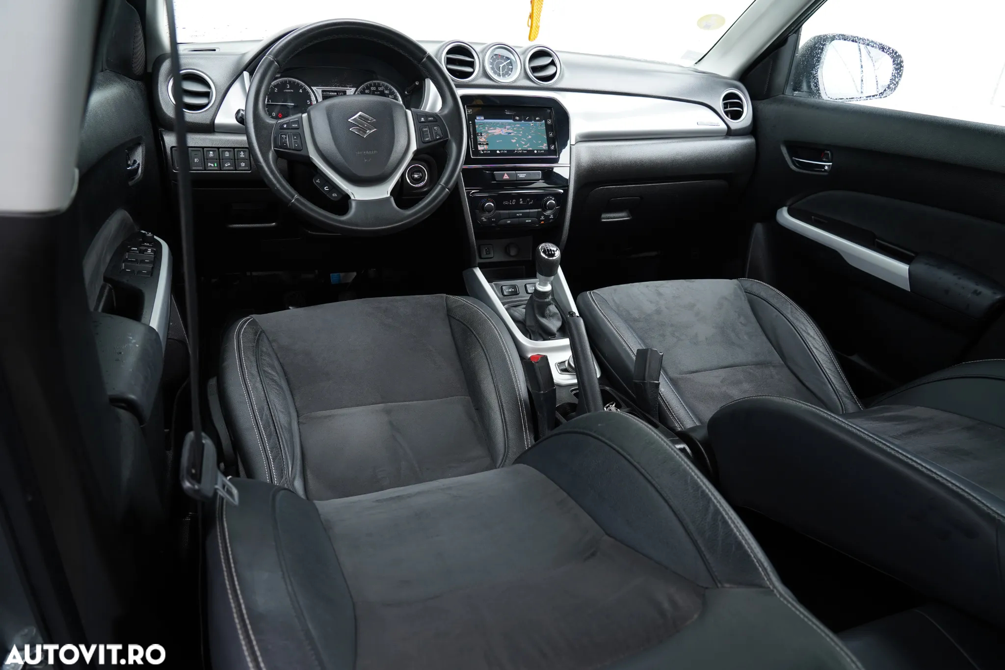 Suzuki Vitara 1.6 DDIS 4X4 Luxus - 8