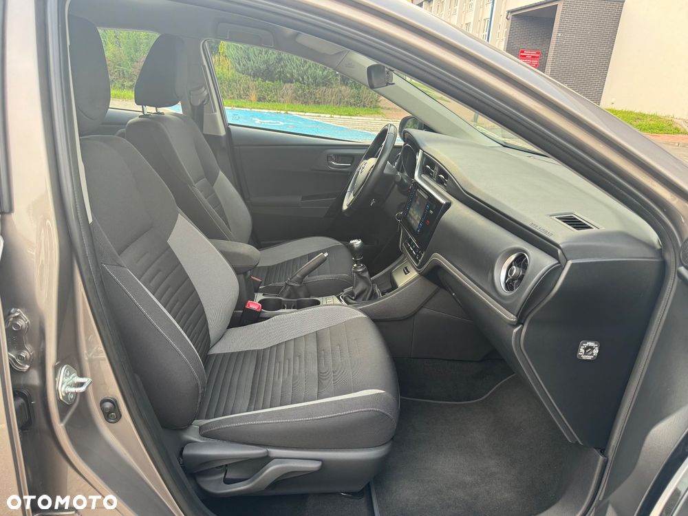 Toyota Auris 1.2 Turbo Edition-S - 24