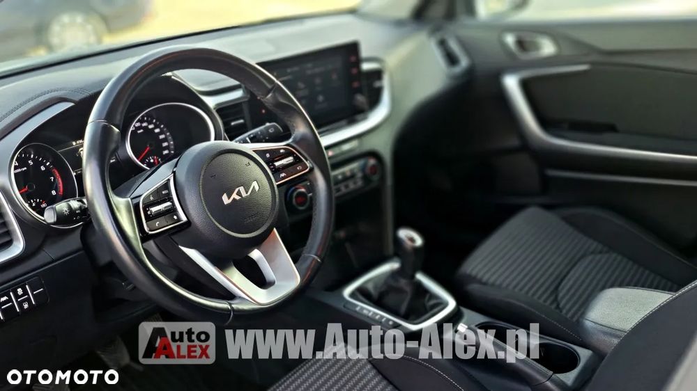 Kia Ceed 1.5 T-GDI M - 26