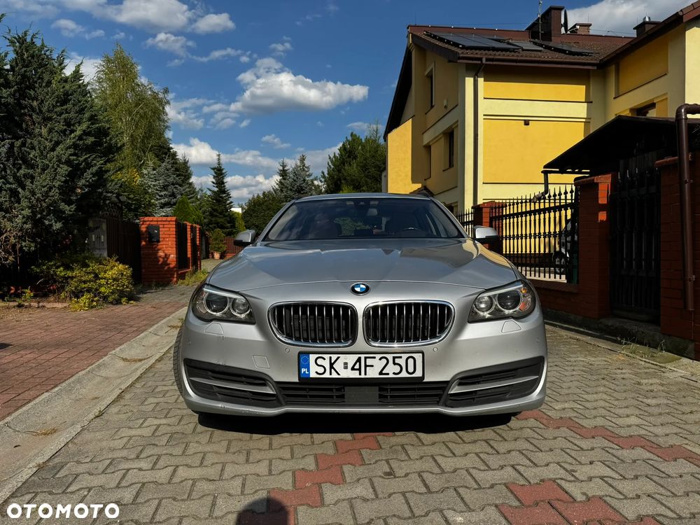 BMW Seria 5 525d xDrive Touring Luxury Line - 2