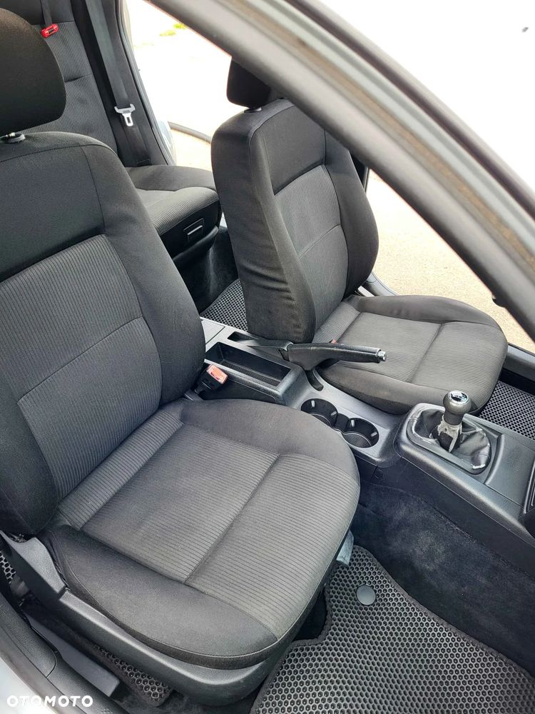 Volkswagen Passat 1.9 TDI Basis - 16